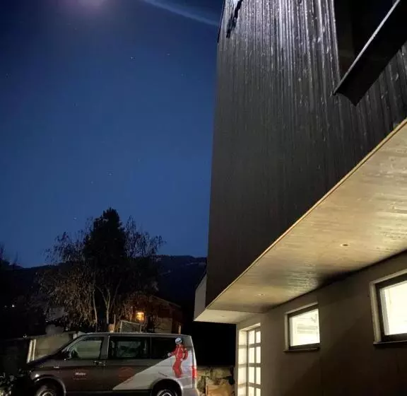 Simple Life Apartments