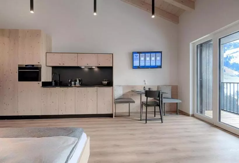 Simple Life Apartments