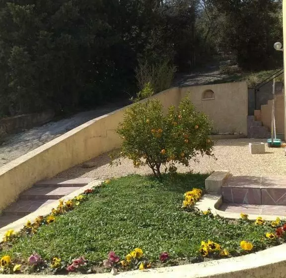 Aamiaismajoitus (B&B) Chez Mamie Riclaude