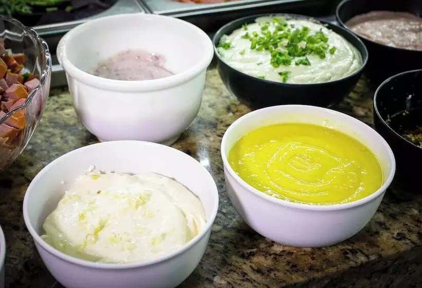 ホテル San Rafain