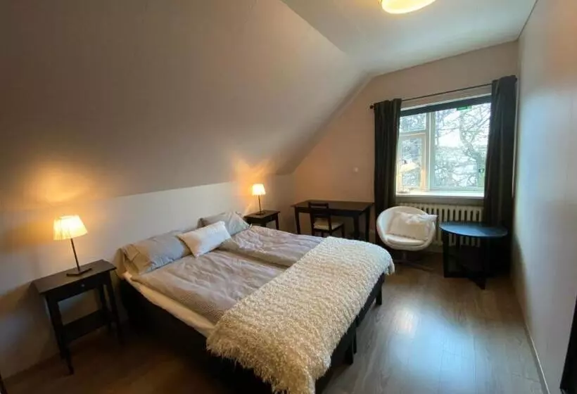 پانسیون Helluland Guesthouse