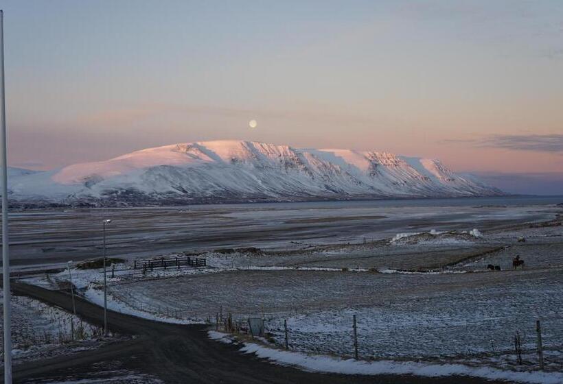 ペンション Helluland Guesthouse