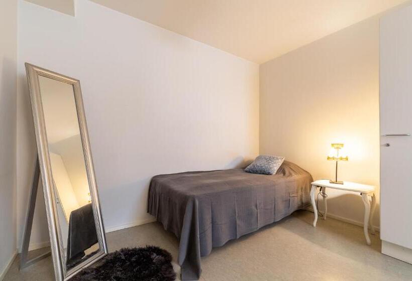 Kulkuri Hostellit Hämeenlinna