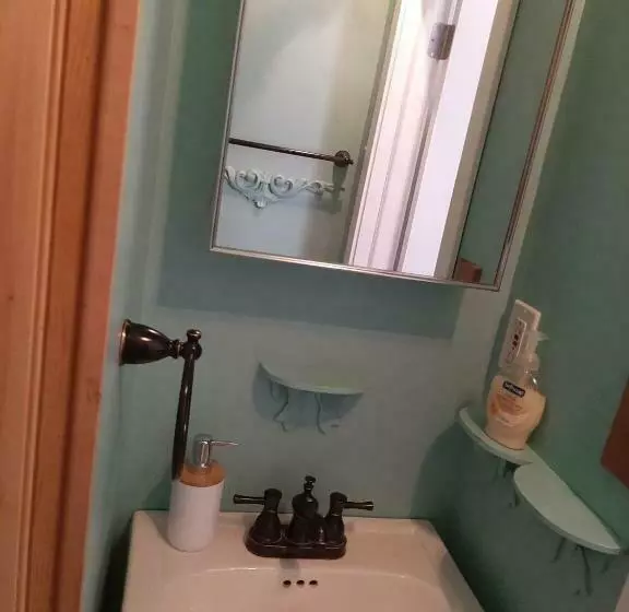 Majatalo Close To Center