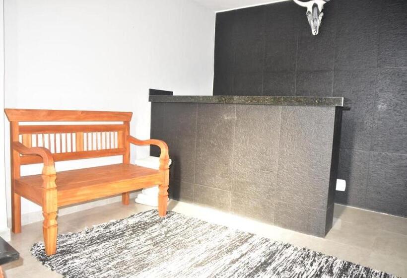 پانسیون Lux Pousada