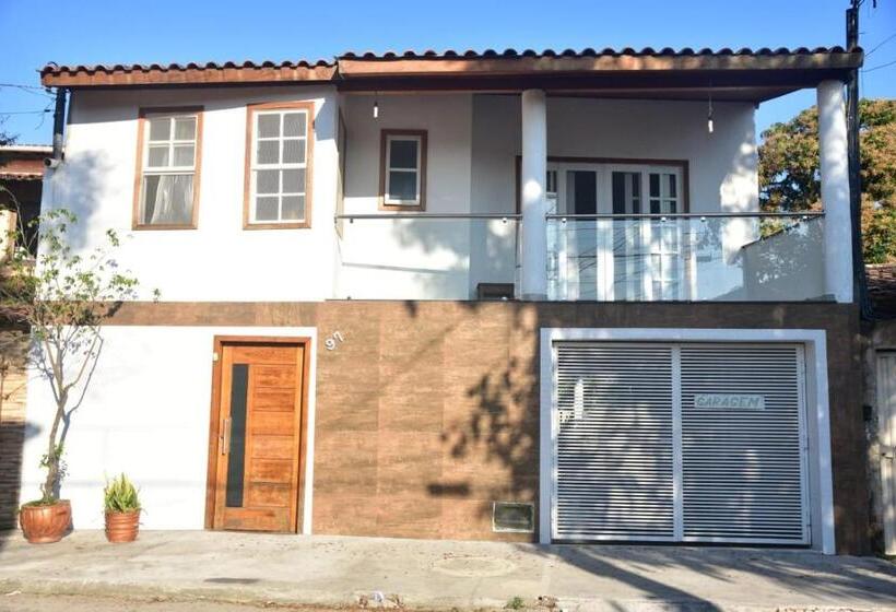 پانسیون Lux Pousada