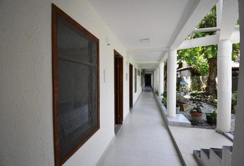 پانسیون Lux Pousada