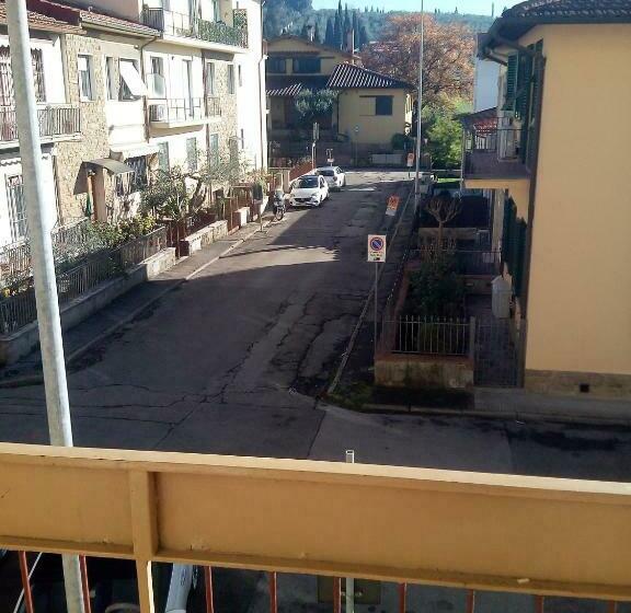 פנסיון Pippo House Scandicci