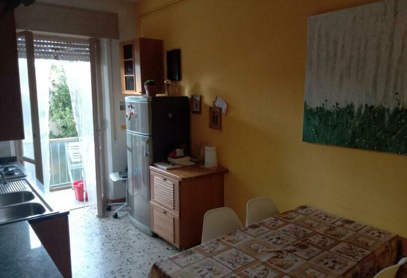 פנסיון Pippo House Scandicci