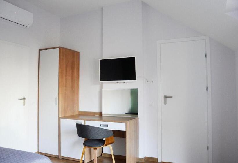 پانسیون Tip Tap Guest House