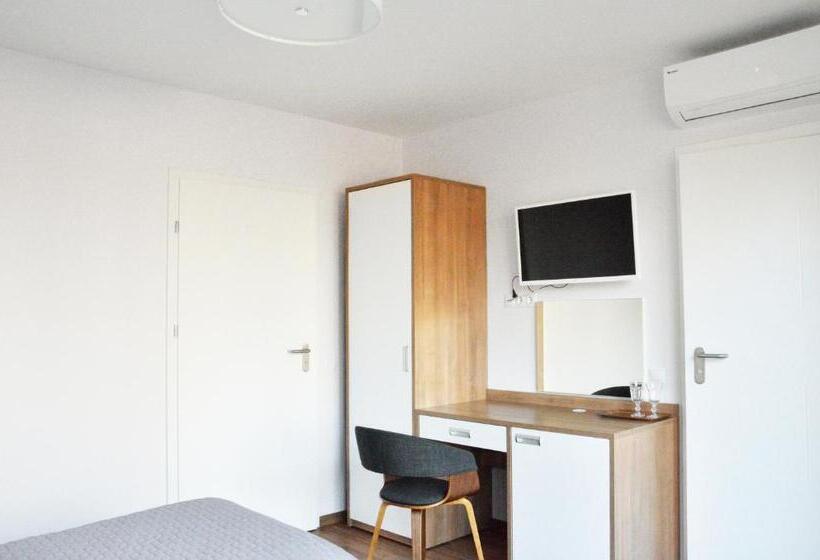 پانسیون Tip Tap Guest House