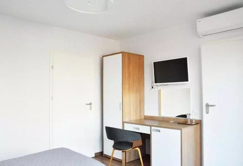 پانسیون Tip Tap Guest House