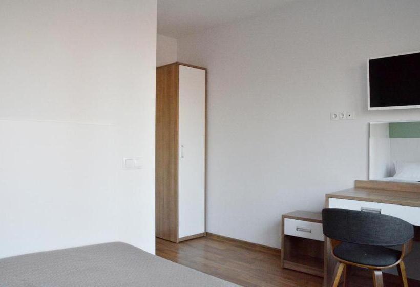 پانسیون Tip Tap Guest House