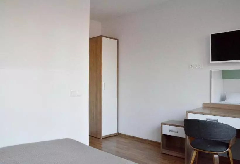 پانسیون Tip Tap Guest House