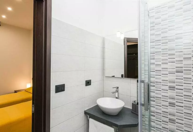 تختخواب و صبحانه Il Mondo In Una Stanza