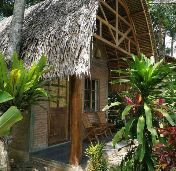 Otel Coconut Tree Cottages