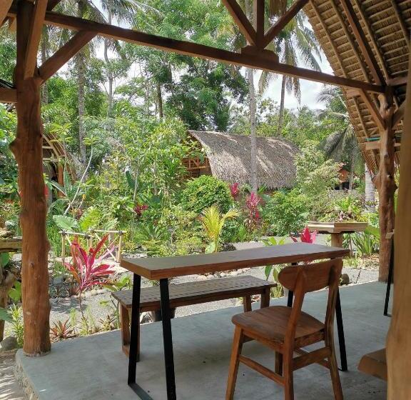 Otel Coconut Tree Cottages