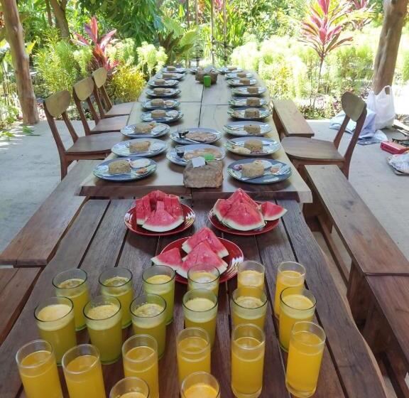 Otel Coconut Tree Cottages