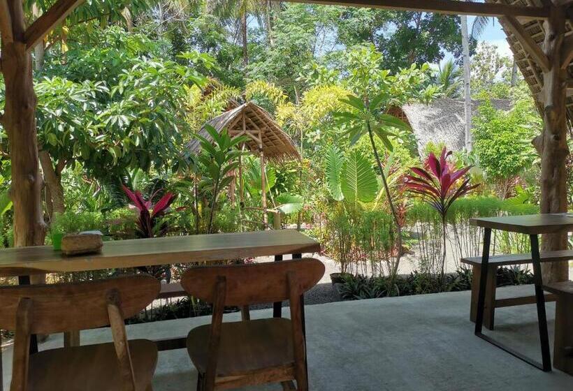 Otel Coconut Tree Cottages