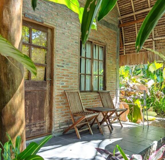 Otel Coconut Tree Cottages
