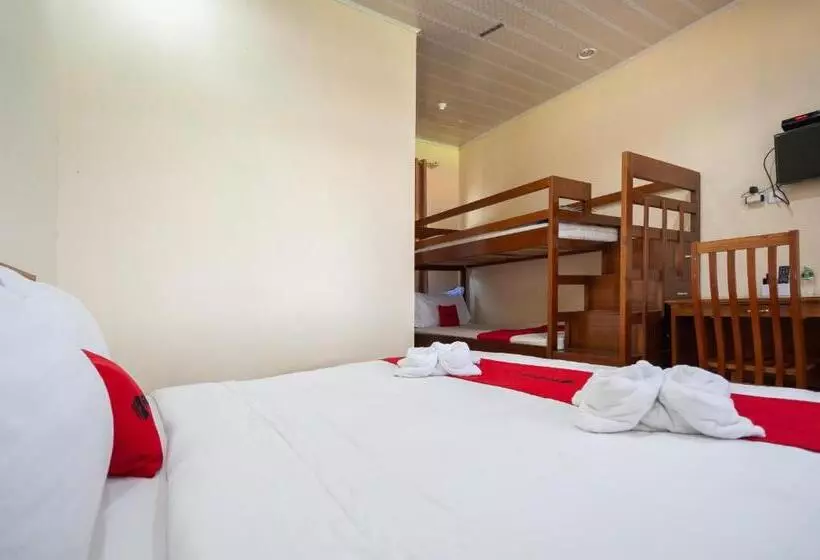 Hotelli Vaccinated Staff  Oyo 90506 Bunga Sonsang Homestay Syariah