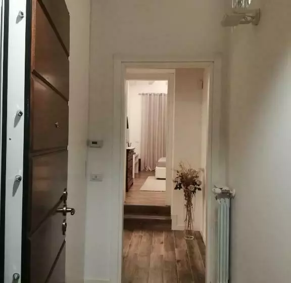 تختخواب و صبحانه Bnbfuorimilano