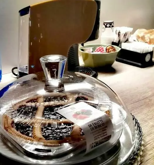 تختخواب و صبحانه Bnbfuorimilano