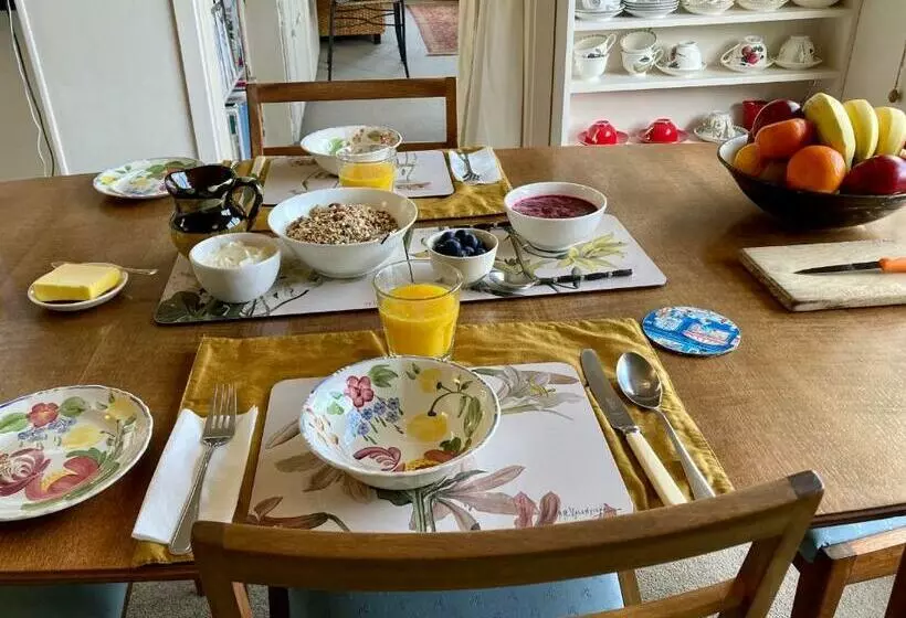 Aamiaismajoitus (B&B) Magnolia House