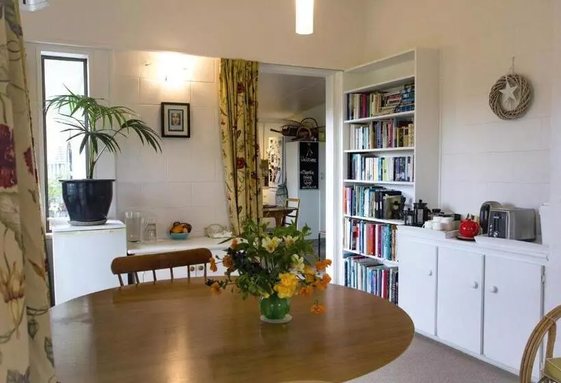 Aamiaismajoitus (B&B) Magnolia House