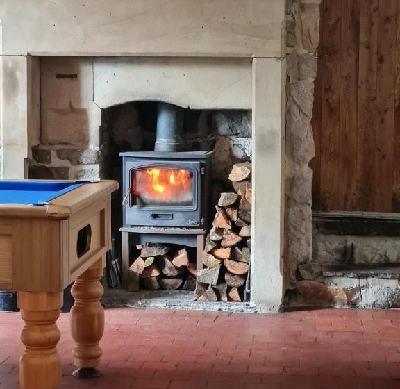 住宿加早餐  Peak District, The Greyhound Inn, Warslow Circa 1750