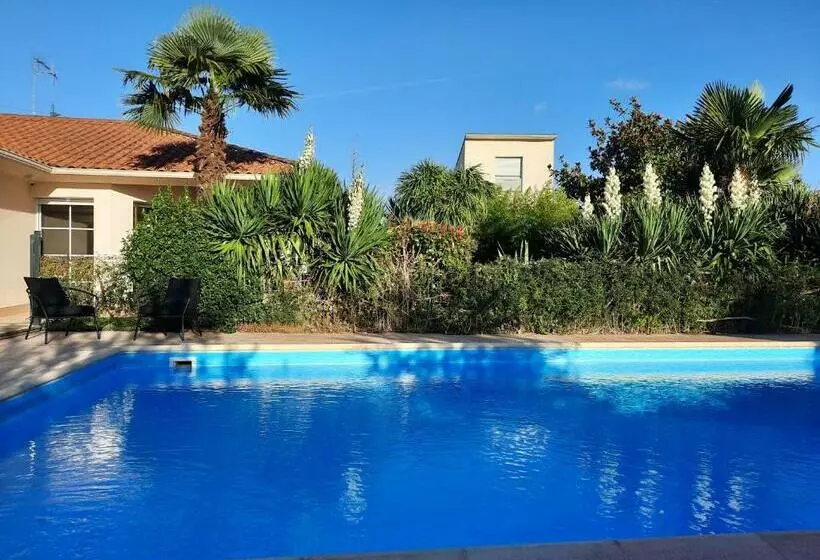 تختخواب و صبحانه Residence Ker Osmoz