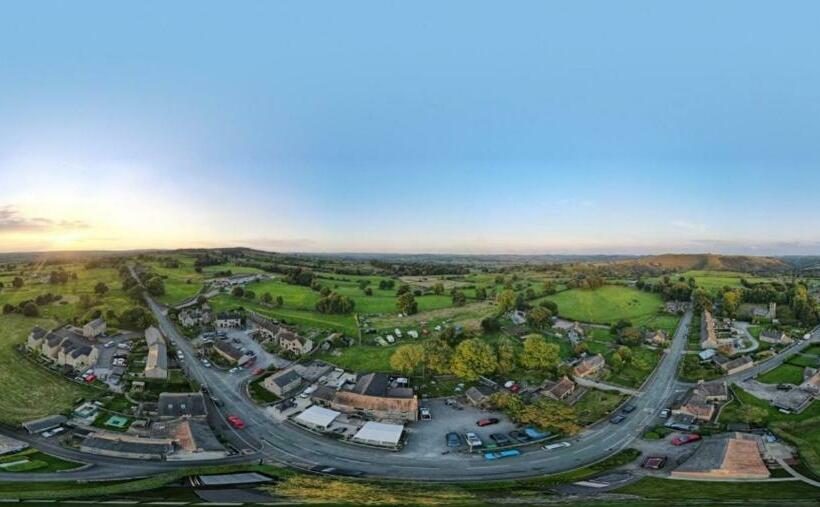 住宿加早餐  Peak District, The Greyhound Inn, Warslow Circa 1750