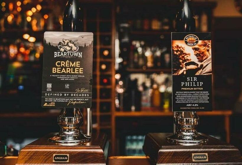 住宿加早餐  Peak District, The Greyhound Inn, Warslow Circa 1750