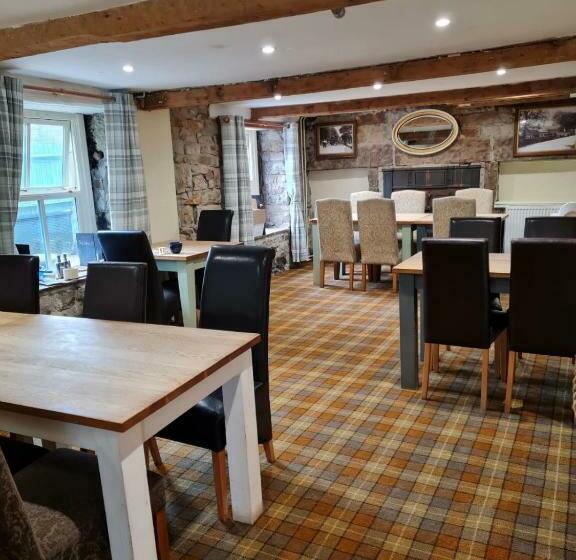 住宿加早餐  Peak District, The Greyhound Inn, Warslow Circa 1750