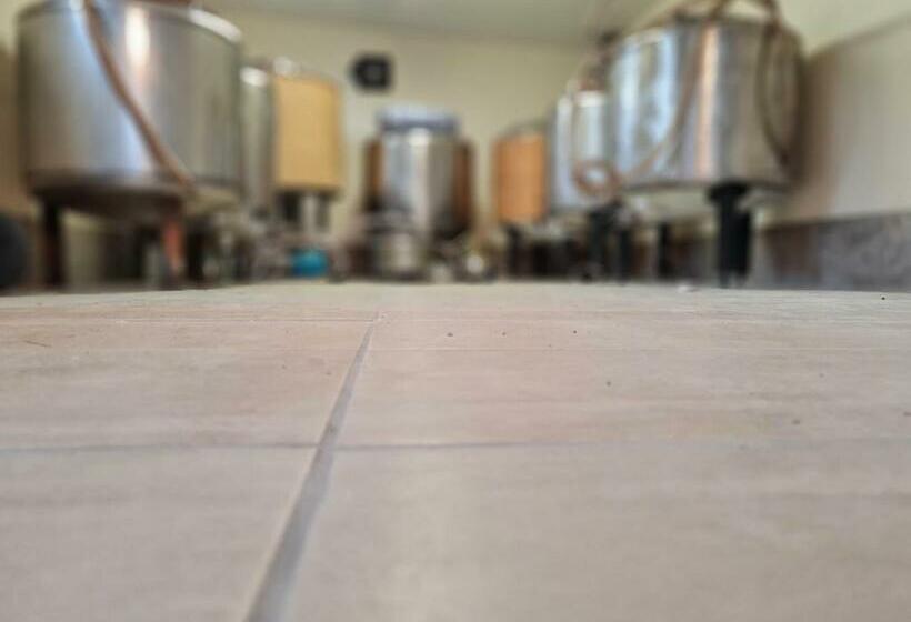 住宿加早餐  Peak District, The Greyhound Inn, Warslow Circa 1750