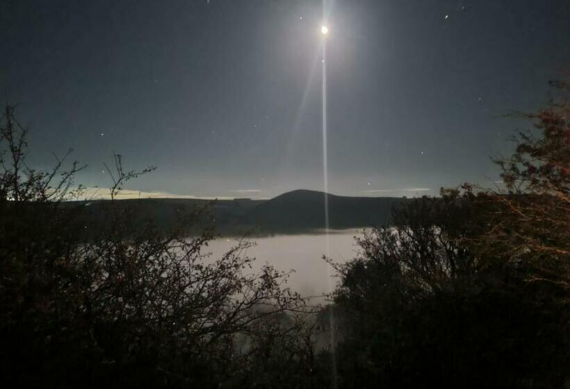 住宿加早餐  Peak District, The Greyhound Inn, Warslow Circa 1750
