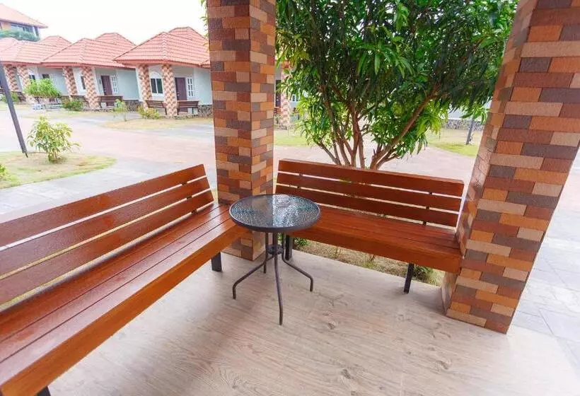 ホテル Avarin Resort