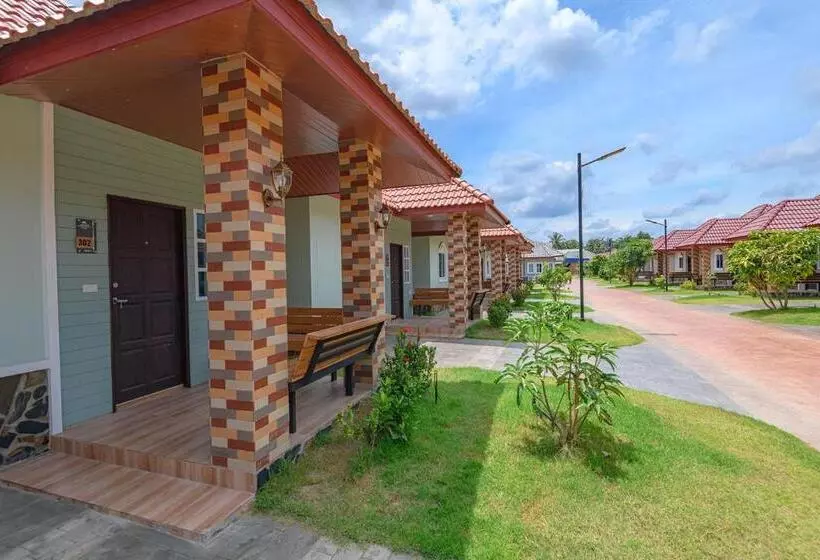 ホテル Avarin Resort