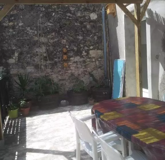 Majatalo La Porte Bleue