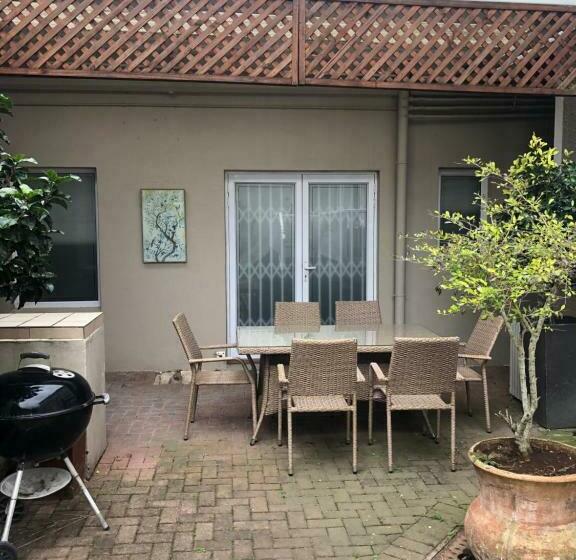 펜션 The Orchards Residence