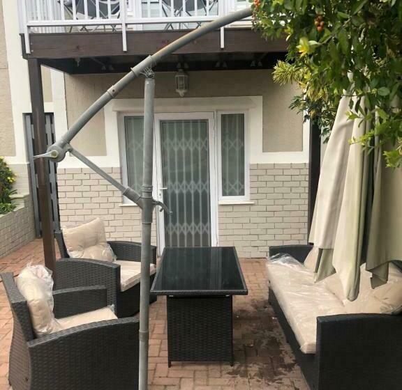 펜션 The Orchards Residence