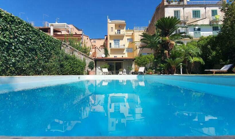 تختخواب و صبحانه Casa Castagna