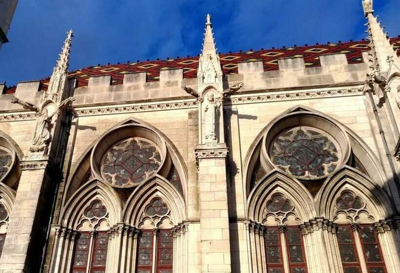 Bed and Breakfast Chambre Privée Dans Maison Centre Ville Sens Petit Déjeuner Compris