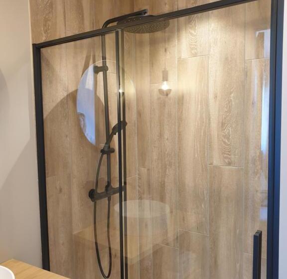 تختخواب و صبحانه Snooze