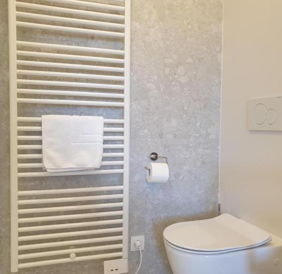 تختخواب و صبحانه Snooze