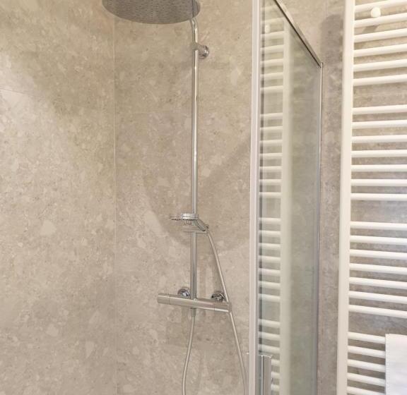 تختخواب و صبحانه Snooze