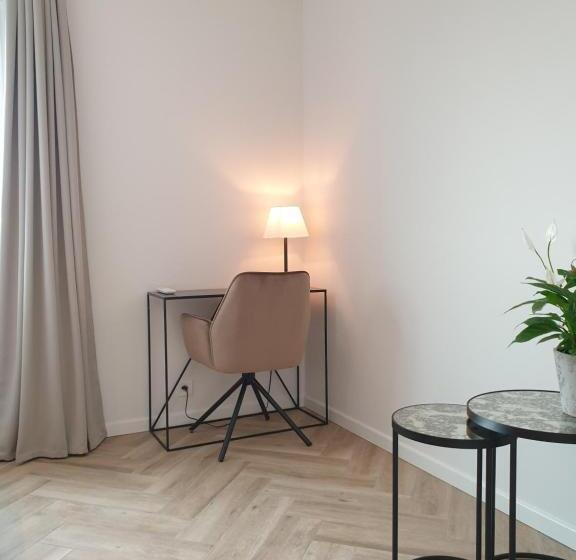 تختخواب و صبحانه Snooze