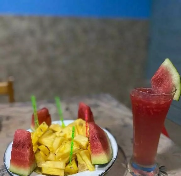 هتل Mandhoo Inn