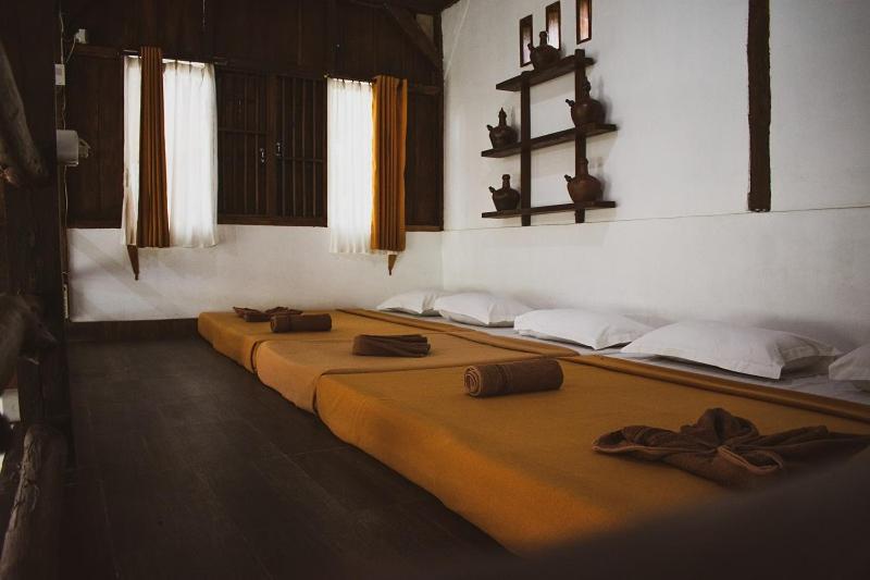 Отель Taman Dolan Home & Resort