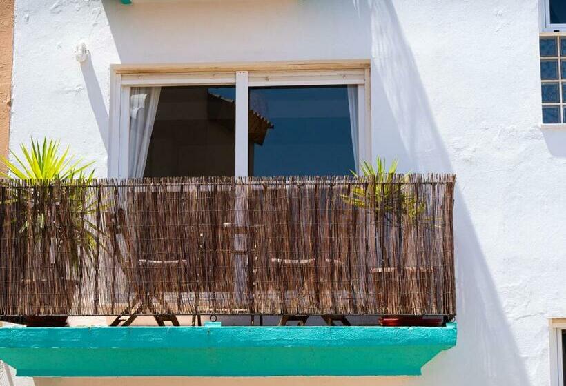 Pensão Akiteness House Tarifa